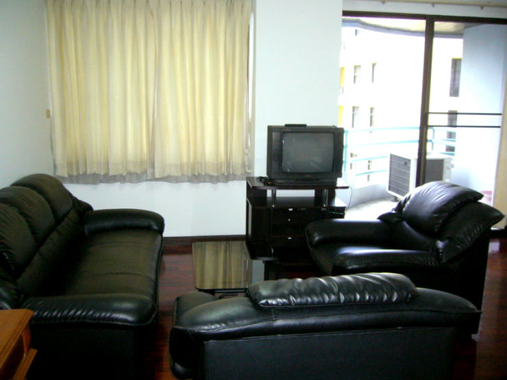 Pearl Garden Soi Pipat 4 floor 1 bed 70 sq.m condo to rent near BTS Feature