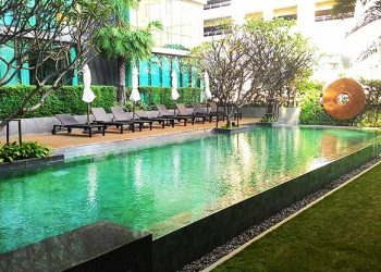 The Room Sukhumvit 21 near Asoke BTS