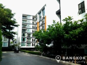D 65 | Spacious Bright Modern 1 Bedroom near BTS photo