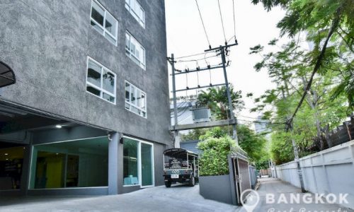 Rent Sukhumvit office self contained 35 sq.m with parking near BTS