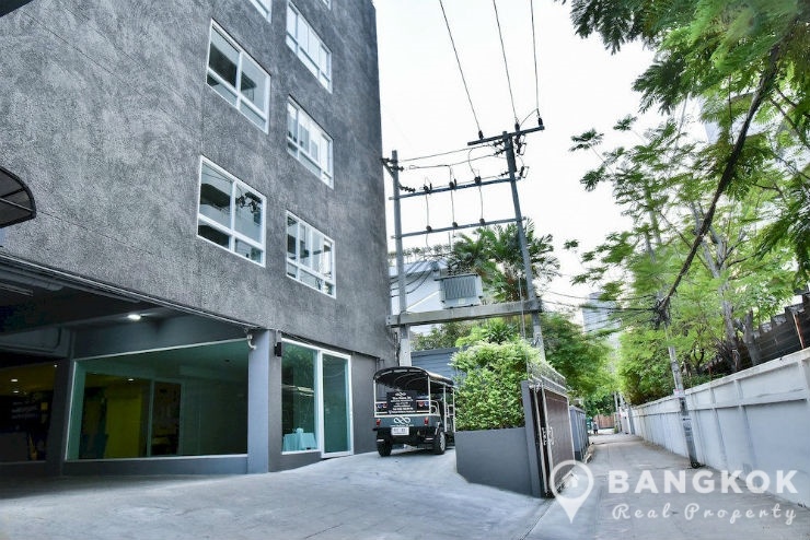 Rent Sukhumvit office self contained 35 sq.m with parking near BTS