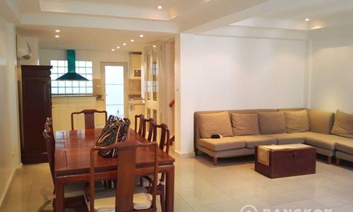 rent ploenchit house 3 bed 1 maid 280 sq.m near Phloen Chit BTS