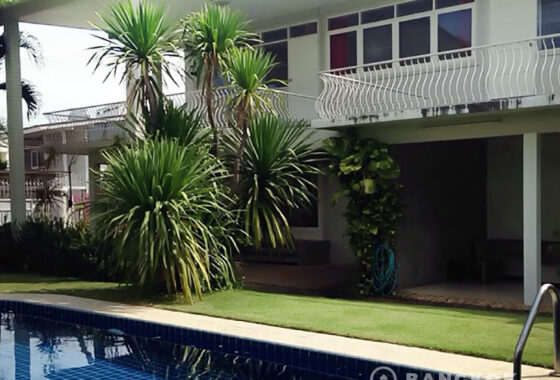 Pridee-Panomyong-Sukhumvit-71-Detached-House-with-Swimming-Pool-Featured