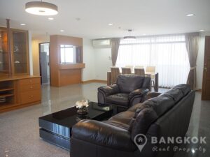 The Roof Garden | Spacious Renovated 3 Bed 3 Bath near BTS photo