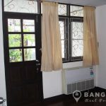 Spacious 3 Bed 2 Bath Thonglor Townhouse to rent