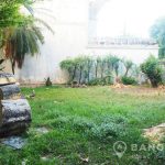 Spacious 4 Bed Pattanakarn Office 200 sq.m near Hua Mark ARL to rent