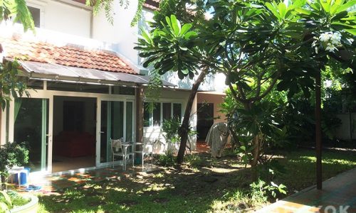 Modern Detached 3 Bedroom Phra Khanong House to rent