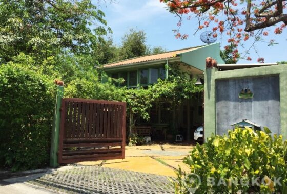 Sammakorn Village Ramkhamhaeng Detached 4 Bed House with Garden for sale