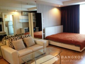 Symphony Sukhumvit | Modern Studio Condo at Bangchak BTS photo