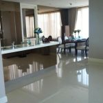 Q Langsuan Fashionable Renovated Spacious 2 Bed 3 Bath Condo to rent