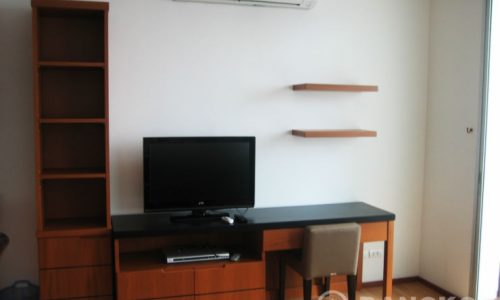 Villa Sathorn Spacious Modern Studio Condo near BTS to rent