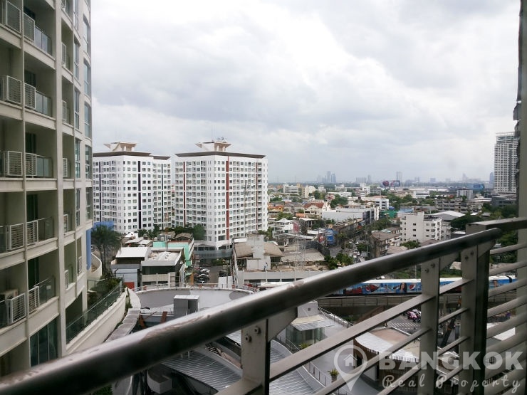 Le Luk Spacious Modern 1 Bedroom Condo near Phra Khanong BTS to rent