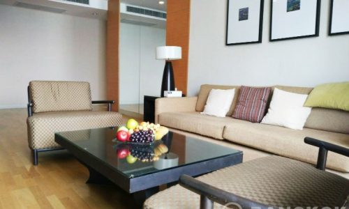Urbana Sathorn Very Spacious Modern 2 Bed 2 Bath with City Views to rent