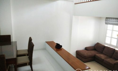 Bright Modern mid terrace 3 Bed 4 Bath Udomsuk Townhouse to Rent