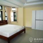 Newly Renovated Spacious 3 + 1 Bed Sukhumvit Townhouse near Phrom Phong to rent