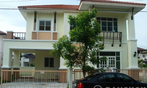 Detached Spacious 3 Bed Suvarnabhumi House near ARL to rent