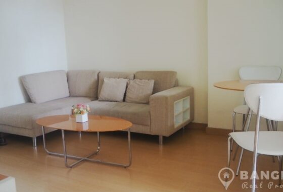 Life Sukhumvit Modern 1 Bed 1 Bath near Phra Khanong BTS to rent