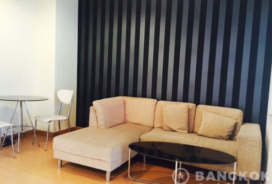 Life @ Sukhumvit Bright Modern 1 Bed near Phra Khanong BTS to rent