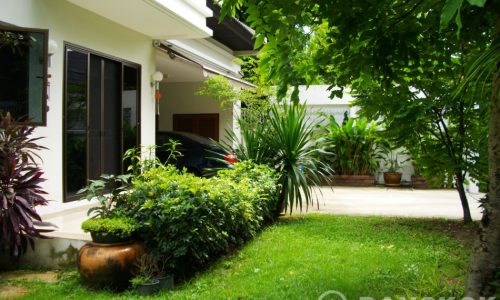 Modern Detached House Thonglor with 3 Beds 3 Baths to rent