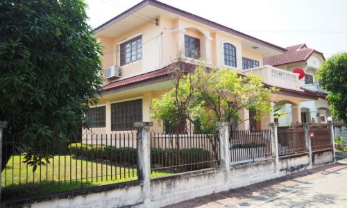 Spacious Detached 3 Bed 2 Bath House near RIS to rent