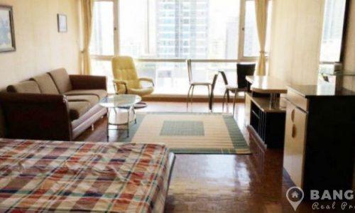 Sukhumvit Suite Spacious Studio 1 Bath Condo adjacent Nana BTS for sale