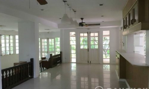Laddawan Srinakarin Spacious, Detached 4 Bed 4 Bath House to rent