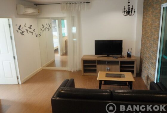 Sammakorn Apartment Superb Modern 2 Bed 1 Bath to rent