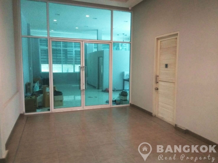 Modern Thonglor Office and Retail Space to Rent near BTS