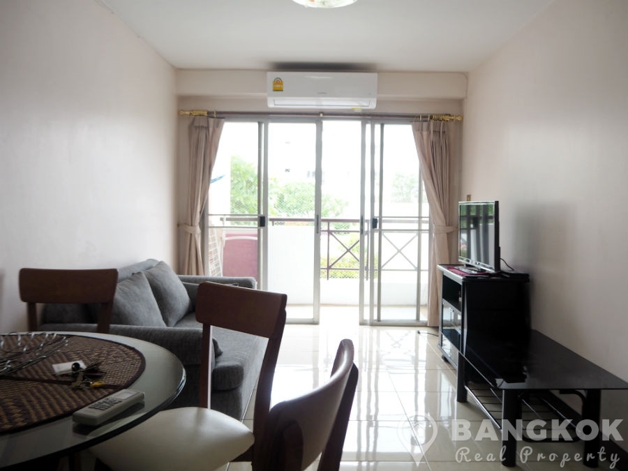 Sammakorn Condominium Spacious 2 Bed 1 Bath with Pool View to Rent