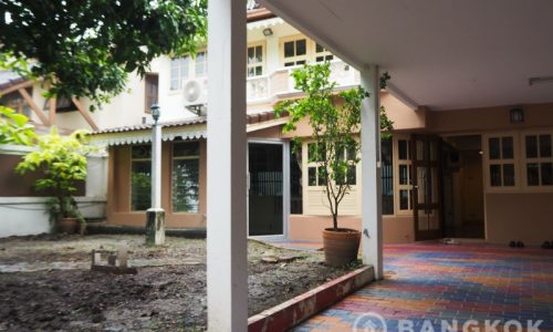 Sammakorn Village Detached 3 Bed 3 Bath House with Garden to Rent