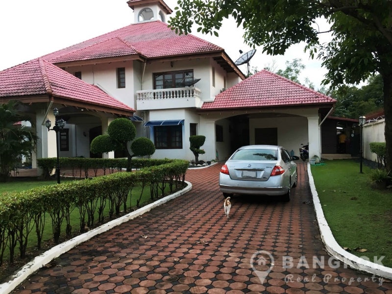 Large Detached 6 Bed House Phatthanakan for Sale