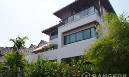 Contemporary Detached 4 Bed 4 Bath Phrom Phong House to Rent
