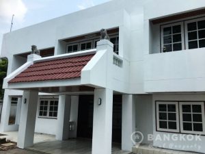 Asoke | Detached Spacious Commercial Use House near BTS photo