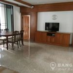 Detached Spacious 3 + 1 Bed 3 Bath Nana House with garden to rent