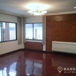 Detached Spacious 3 Bed 3 Bath 1 Maid Thonglor House 360 sq.m with garden to rent