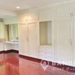 Detached Spacious 3 Bed 3 Bath 1 Maid Thonglor House 360 sq.m with garden to rent
