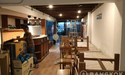 Newly Renovated Punnawithi Commercial Building near BTS to Rent