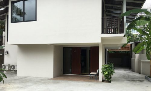 RENT Newly Renovated Detached 2 Bed 1 Study 3 Bath Yenakart House near Sathorn