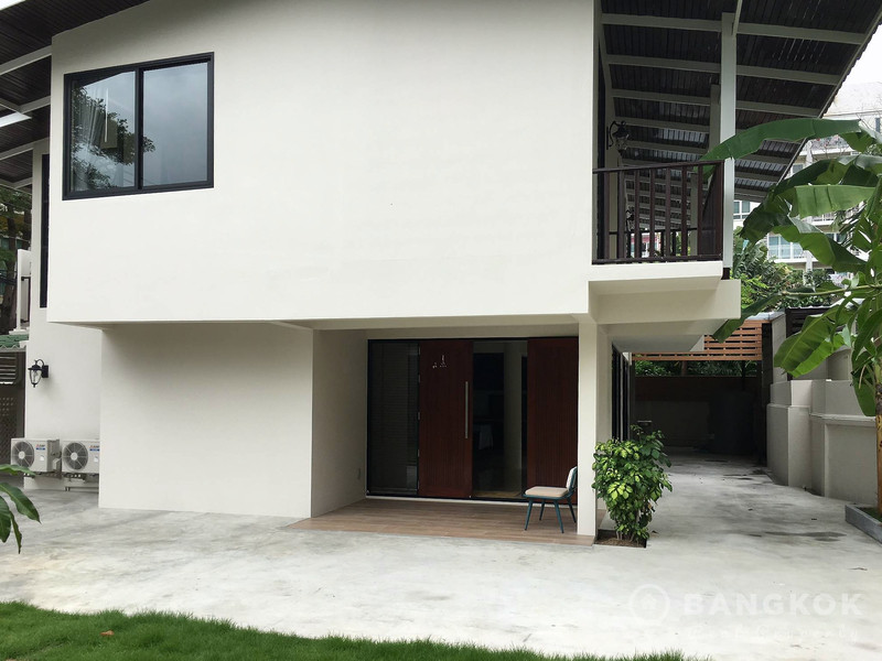 RENT Newly Renovated Detached 2 Bed 1 Study 3 Bath Yenakart House near Sathorn