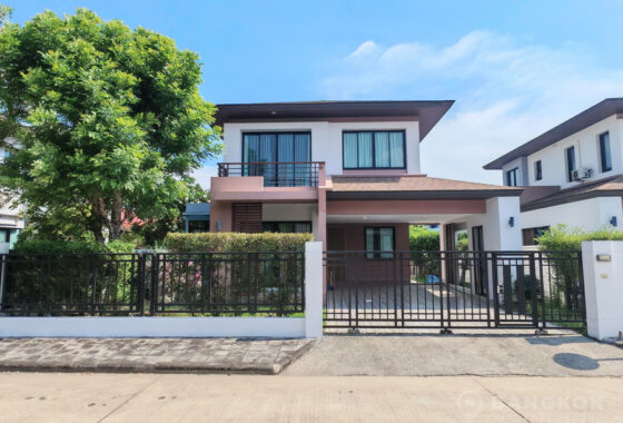 RENT หมู่บ้านอควา ดีวีนา Aqua Divina Ramkhamhaeng Modern detached 3 bed 3 bath house garden