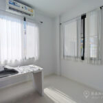 RENT หมู่บ้านอควา ดีวีนา Aqua Divina Ramkhamhaeng Modern detached 3 bed 3 bath house garden