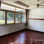 RENT Phra Khanong Detached Spacious 3 Bed 3 bath 2 maid in compound with swimming pool