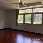 RENT Phra Khanong Detached Spacious 3 Bed 3 bath 2 maid in compound with swimming pool
