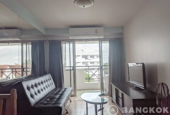 RENT Sammakorn Condominium Ramkhamhaeng Spacious High Floor 2 Bed 1 Bath with Pool View