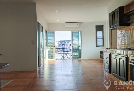 RENT Sammakorn Village Ramkhamhaeng 1 bed 1 study 2 bath top floor apartment