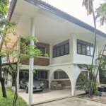 RENT Bangkok Hospital Soonvijai ศูนย์วิจัย Detached 5 Bed 3 bath House in Tropical Compound (1)
