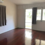 RENT บ้านพระโขนง Phra Khanong Contemporary 3+1 Bed House with Shared Pool (9)