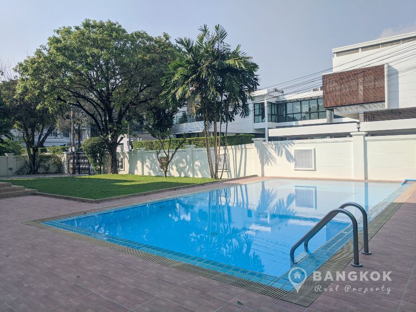 Panya Village Pattanakarn | Detached 3+1 Bed House with Private Pool photo