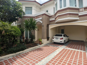 Srinakarin | Stunning Renovated Detached 3 Bed House photo