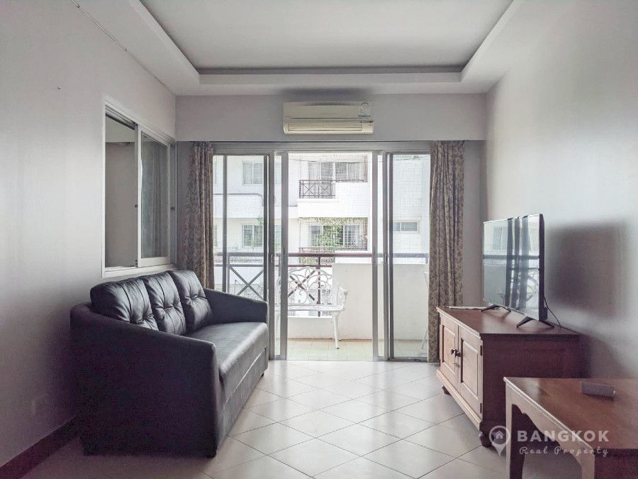 Sammakorn Condominium | Modern 2 Bed with Garden View photo